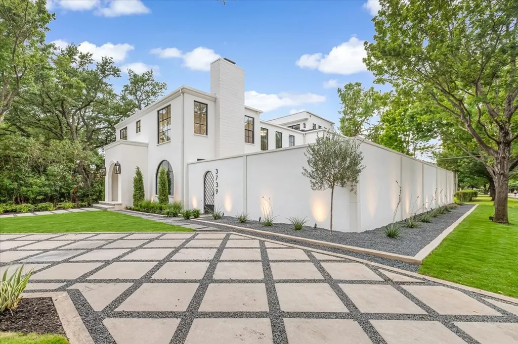 3739 N Versailles Avenue Dallas TX 75209