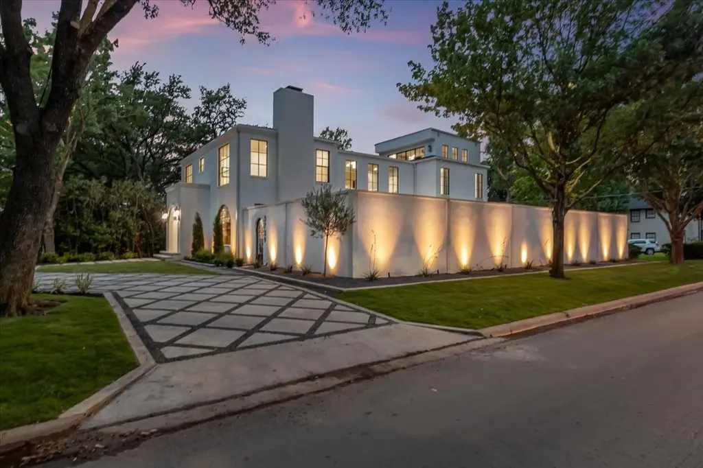 3739 N Versailles Avenue Dallas TX 75209
