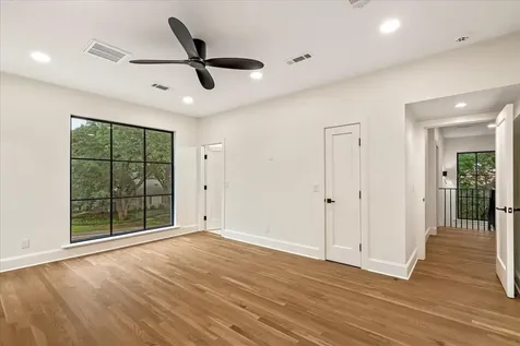 3739 N Versailles Avenue Dallas TX 75209