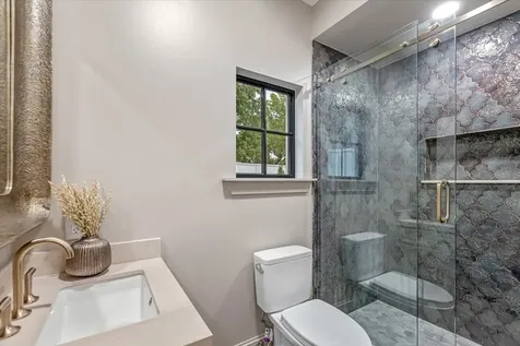 3739 N Versailles Avenue Dallas TX 75209