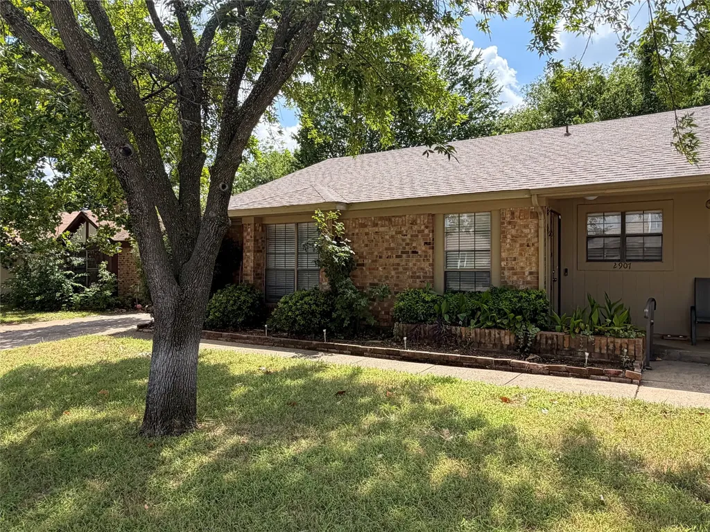 2907 Hilltop Drive Euless TX 76039