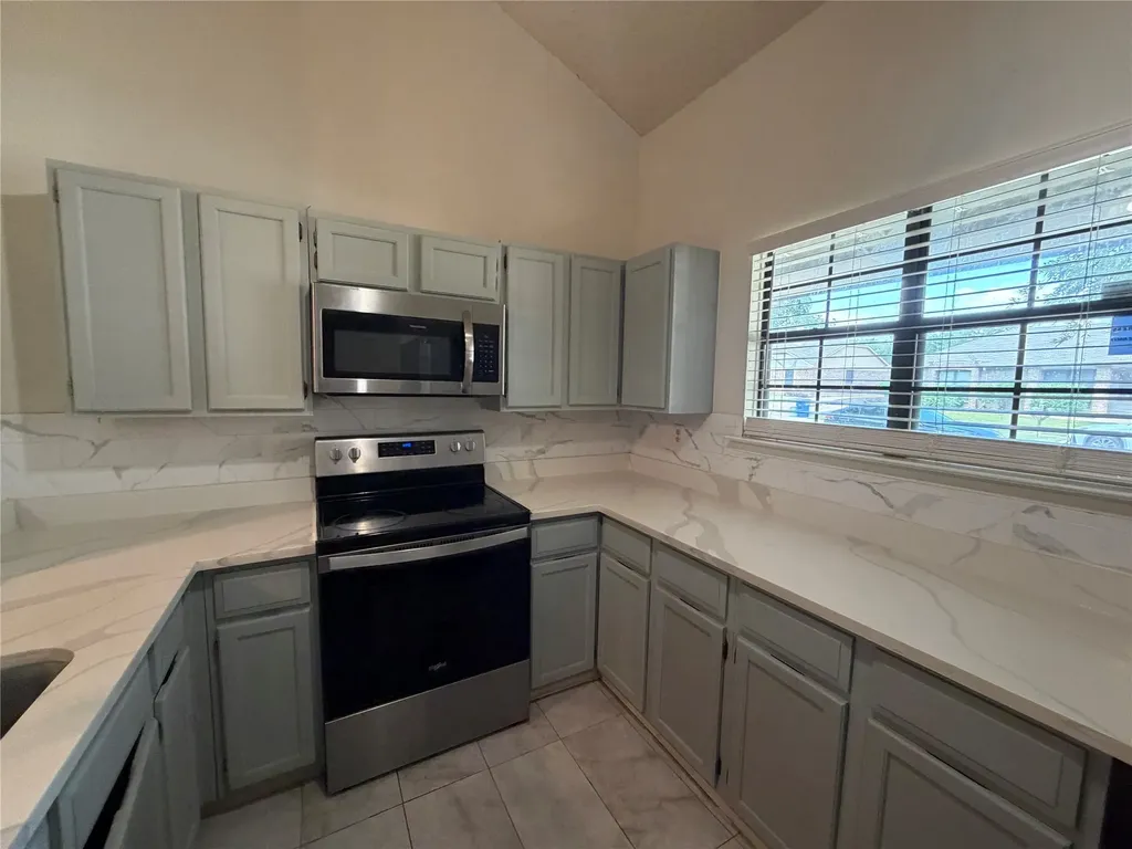2907 Hilltop Drive Euless TX 76039