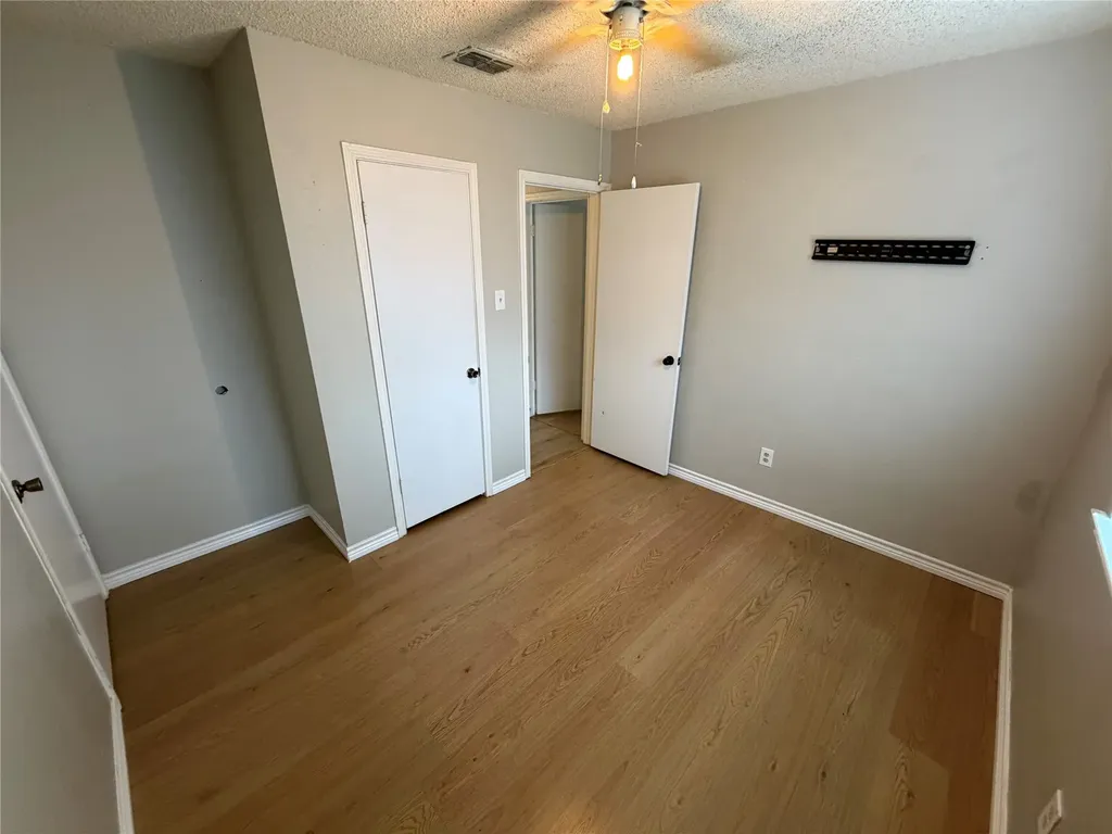 2907 Hilltop Drive Euless TX 76039