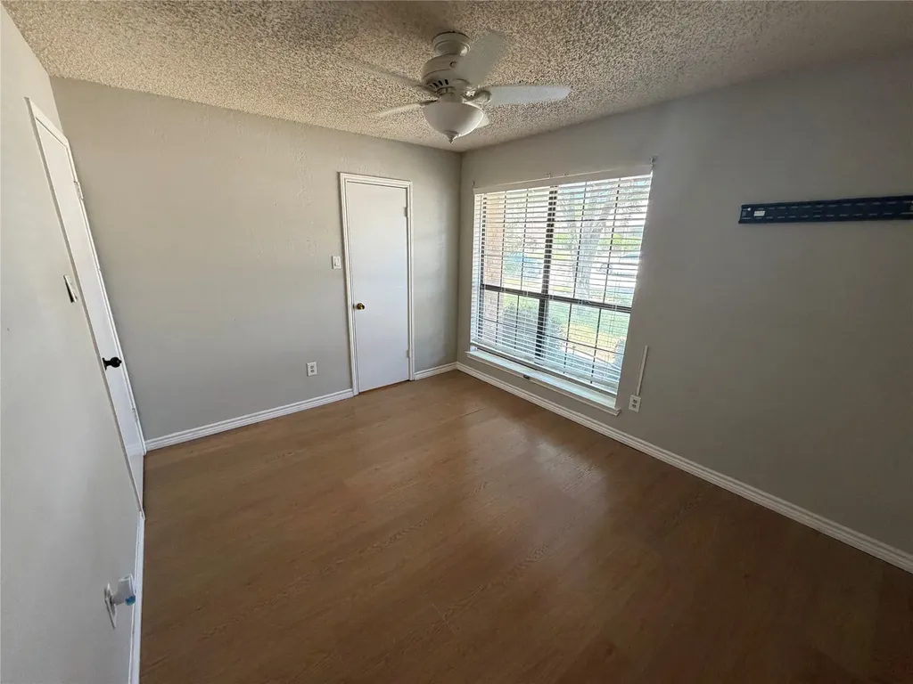 2907 Hilltop Drive Euless TX 76039