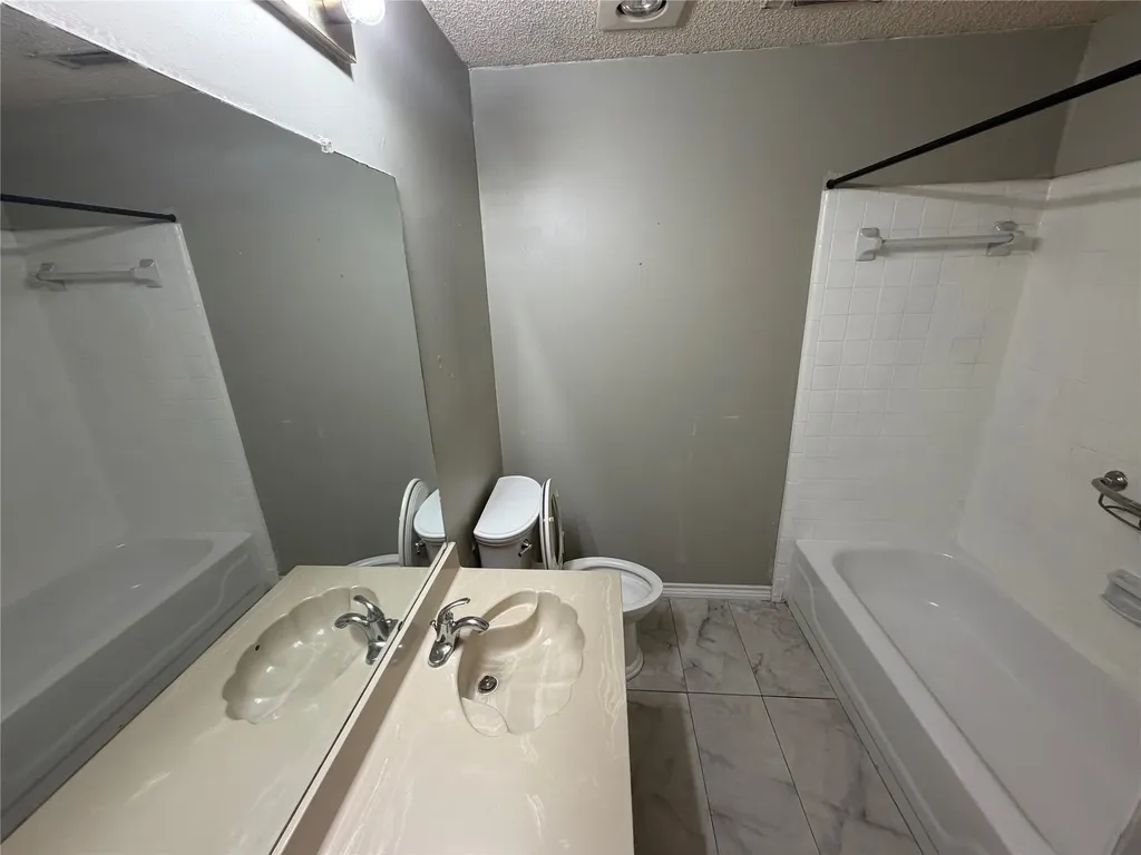 2907 Hilltop Drive Euless TX 76039