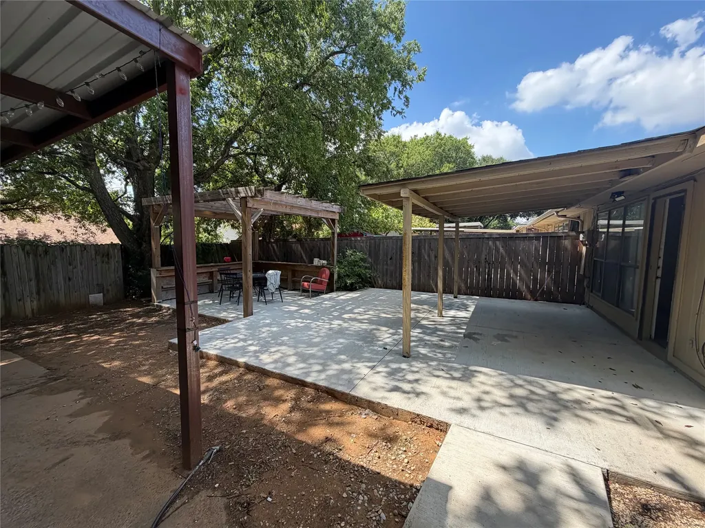 2907 Hilltop Drive Euless TX 76039