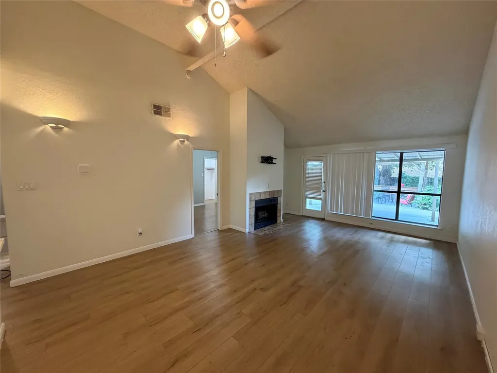 2907 Hilltop Drive Euless TX 76039