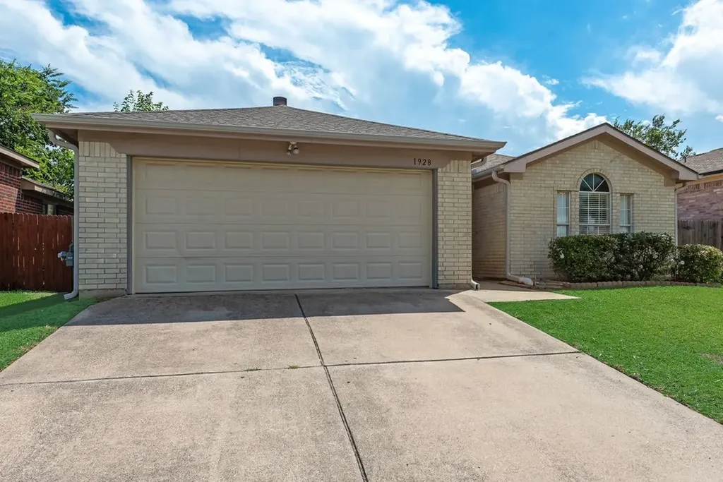 1928 Overland Street Fort Worth TX 76131