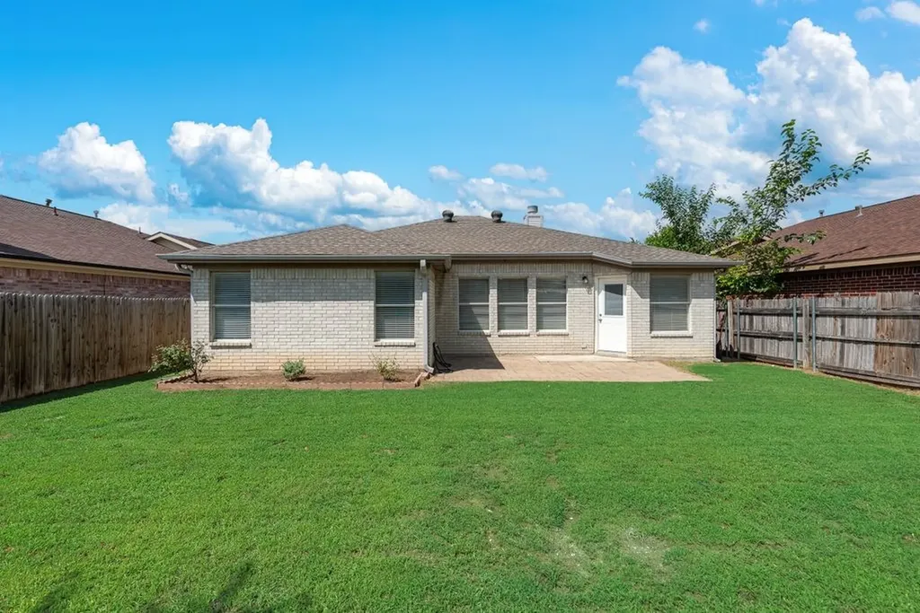 1928 Overland Street Fort Worth TX 76131