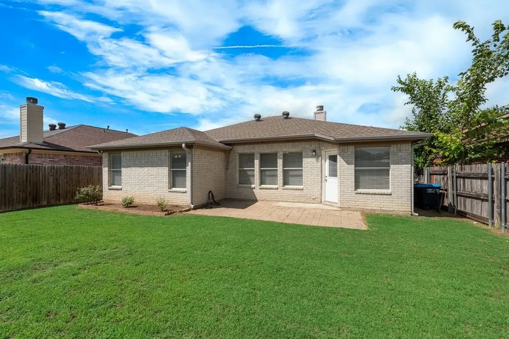 1928 Overland Street Fort Worth TX 76131