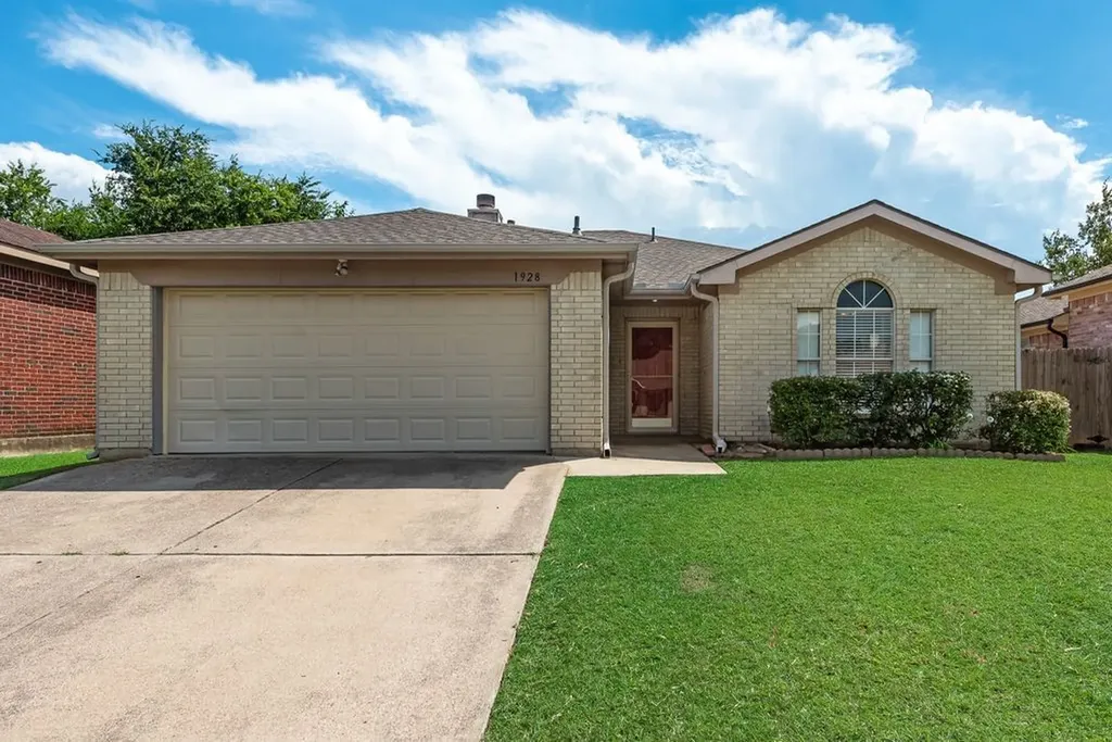 1928 Overland Street Fort Worth TX 76131