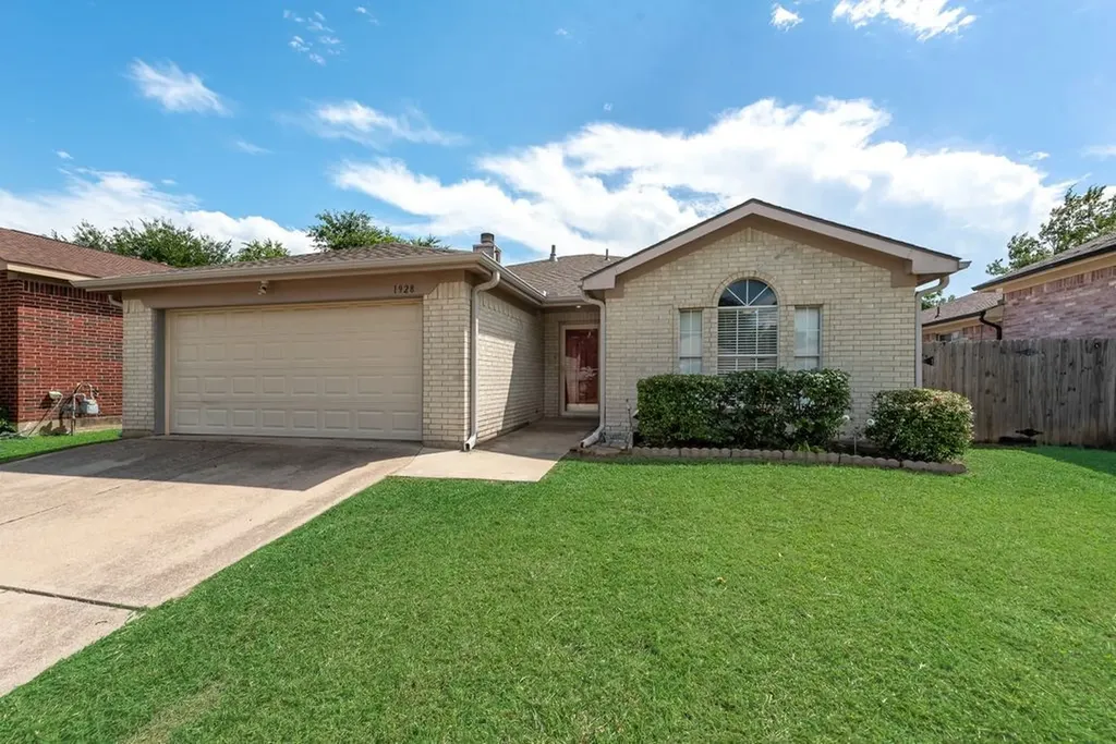 1928 Overland Street Fort Worth TX 76131
