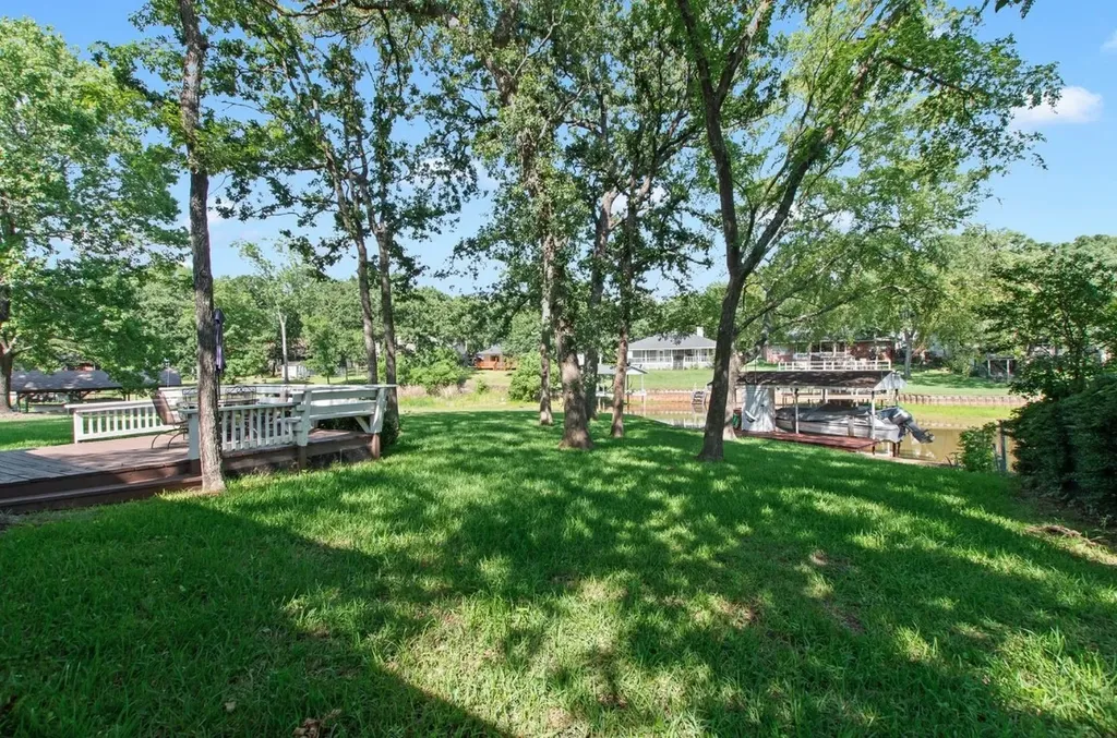 120 Los Peces Gun Barrel City TX 75156