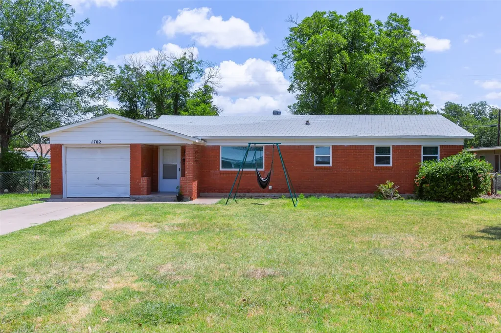 1702 N Avenue G Haskell TX 79521