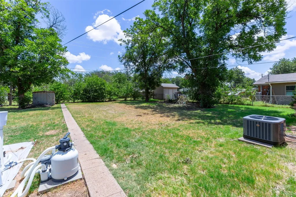 1702 N Avenue G Haskell TX 79521