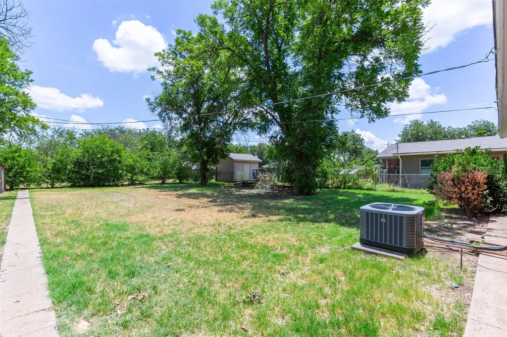 1702 N Avenue G Haskell TX 79521