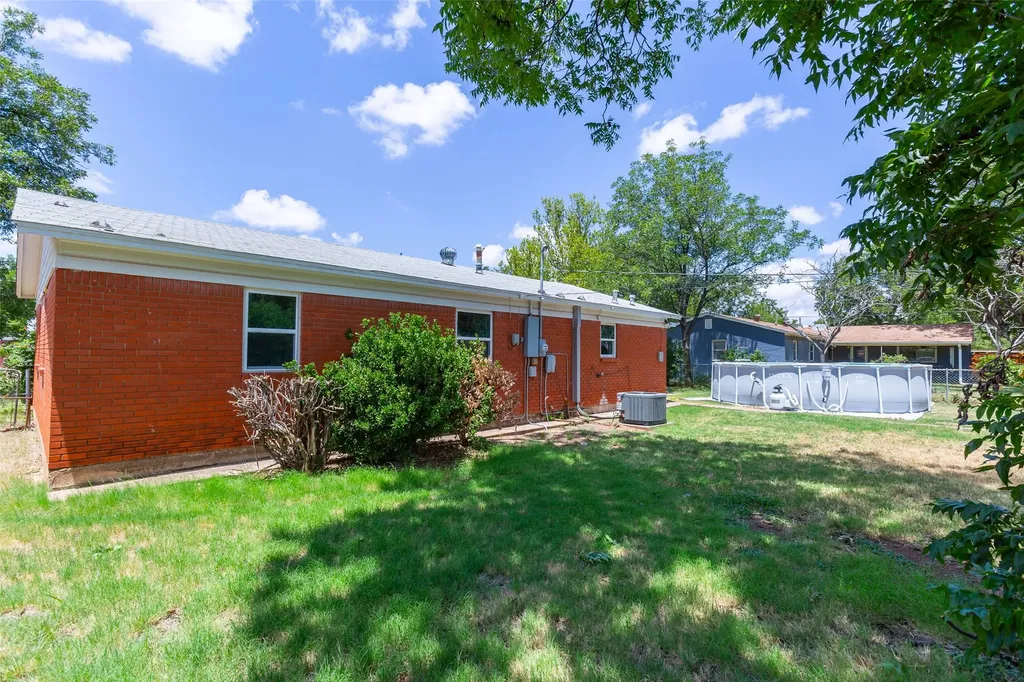 1702 N Avenue G Haskell TX 79521