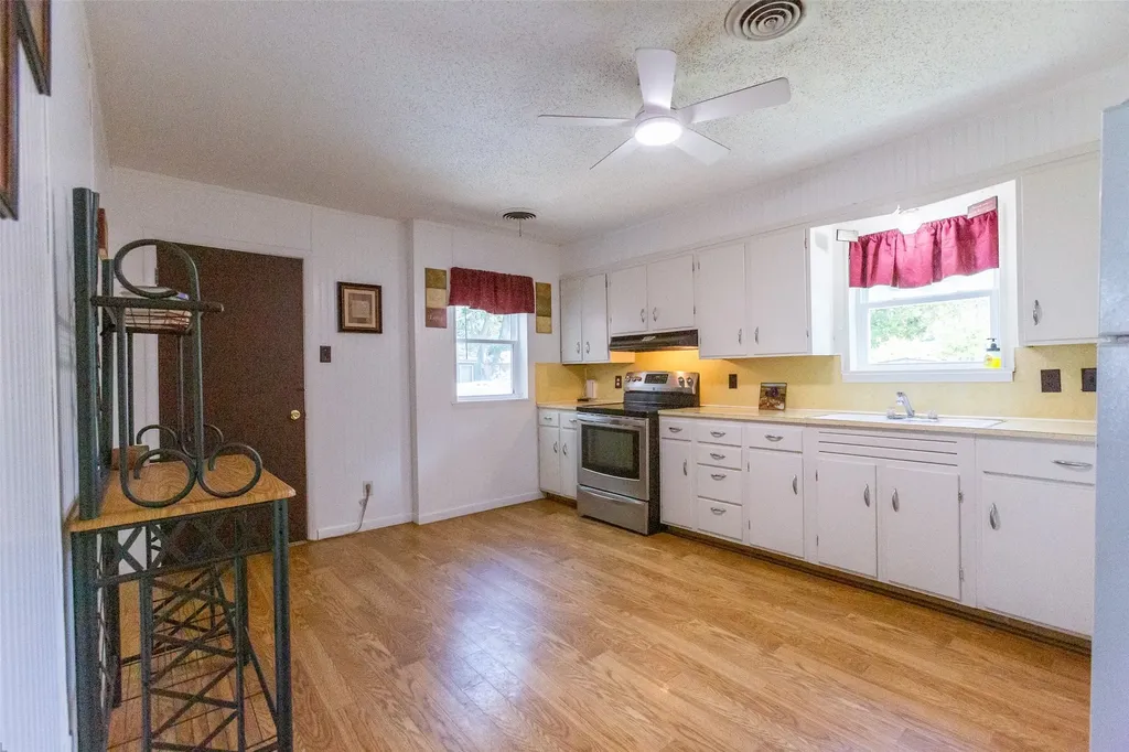 1702 N Avenue G Haskell TX 79521