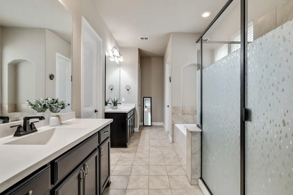 7148 Chelsea Drive North Richland Hills TX 76180