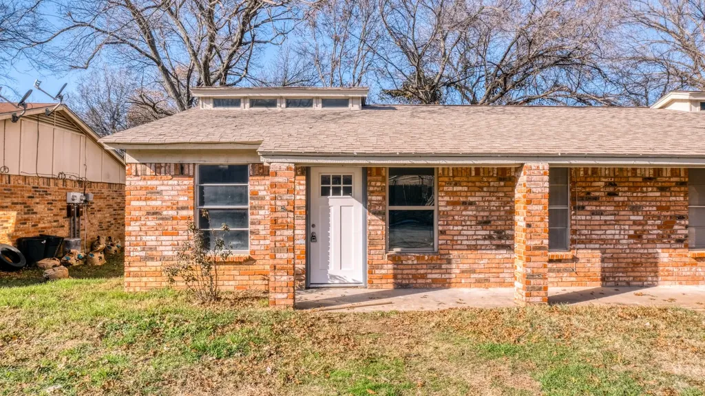 1014-A Lynn Street Weatherford TX 76086