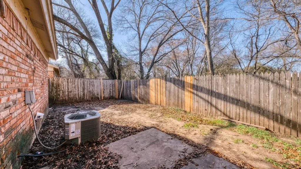 1014-A Lynn Street Weatherford TX 76086