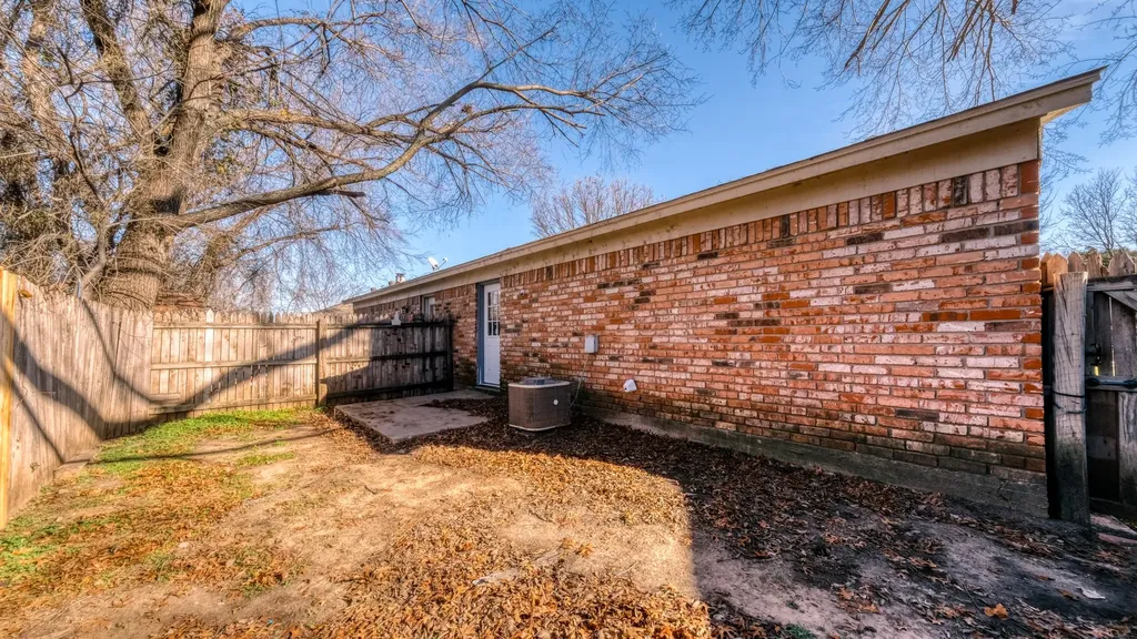 1014-A Lynn Street Weatherford TX 76086