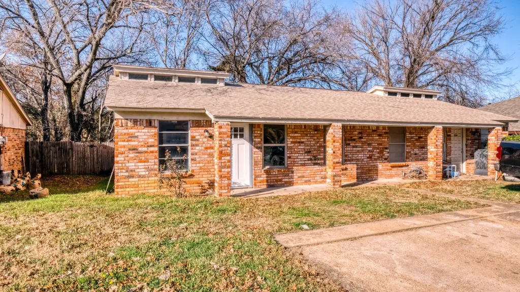 1014-A Lynn Street Weatherford TX 76086