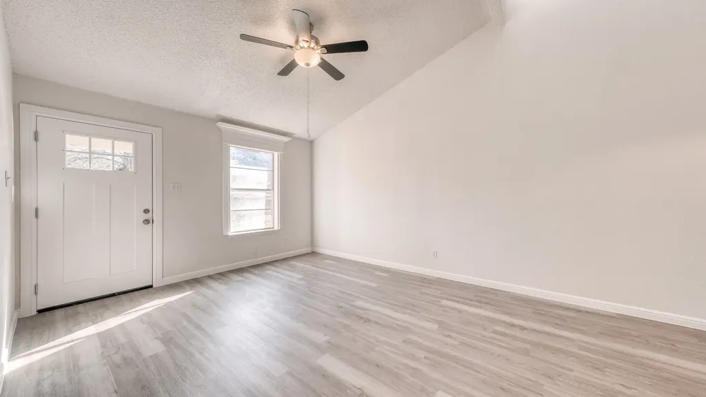 1014-A Lynn Street Weatherford TX 76086