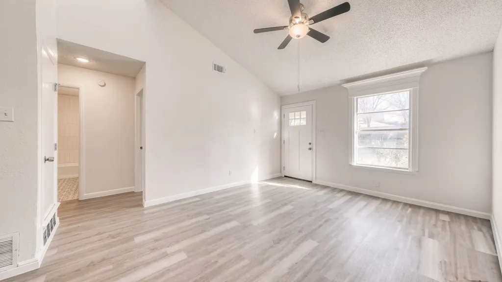 1014-A Lynn Street Weatherford TX 76086