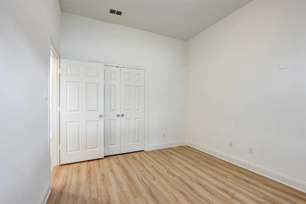 512 Surry Court Saginaw TX 76179