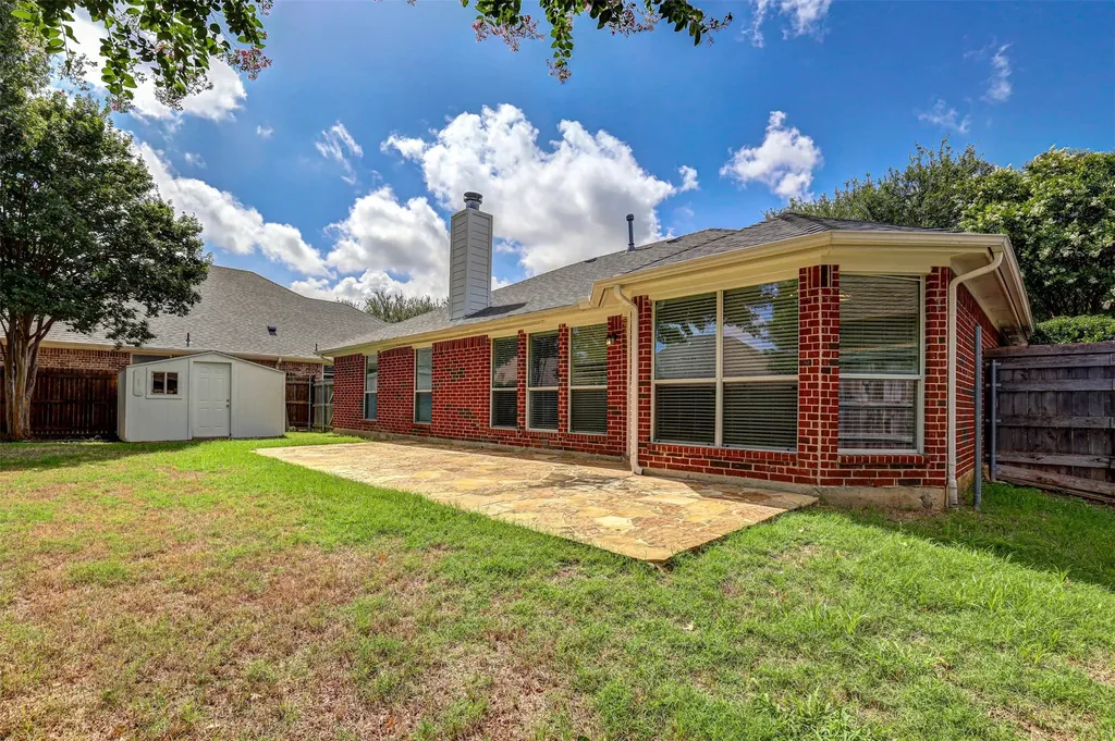 512 Surry Court Saginaw TX 76179
