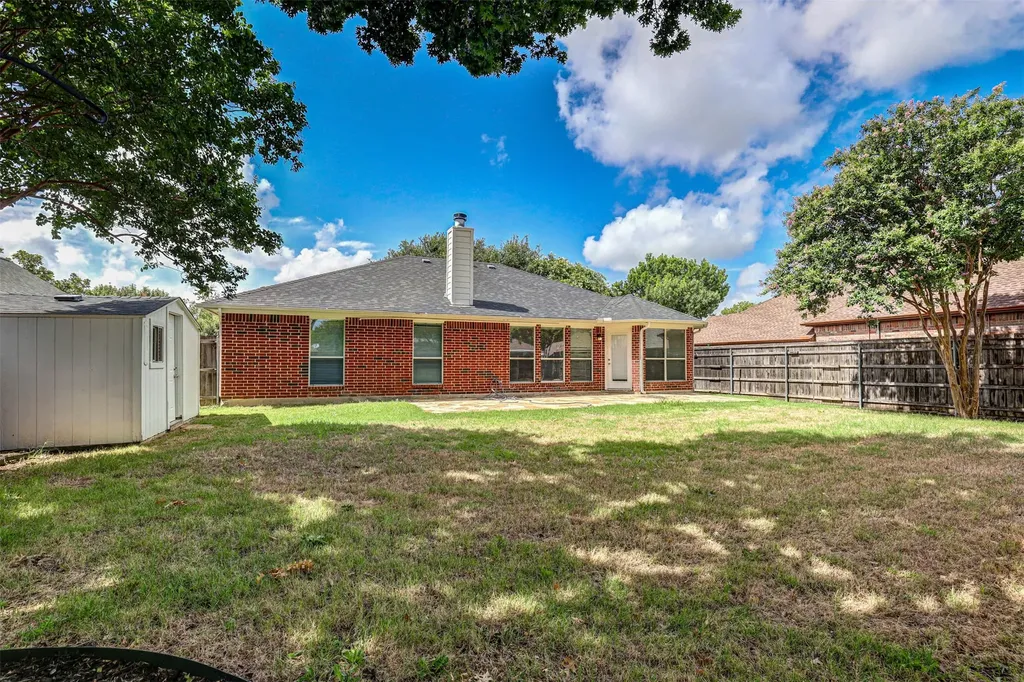 512 Surry Court Saginaw TX 76179