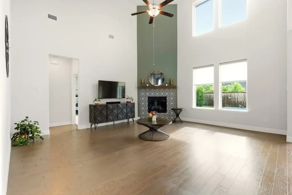 10120 Lakemont Drive Fort Worth TX 76131