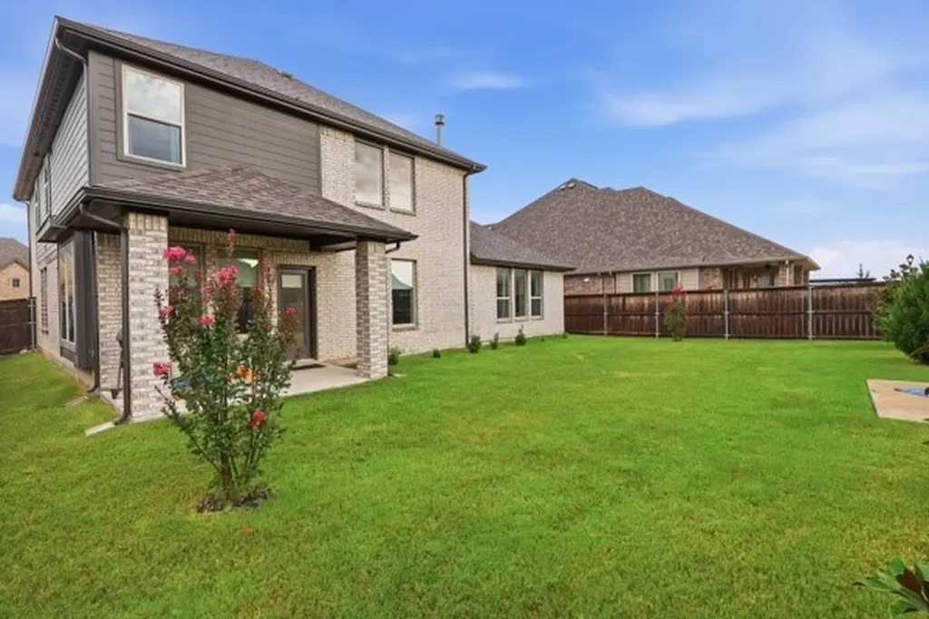 10120 Lakemont Drive Fort Worth TX 76131