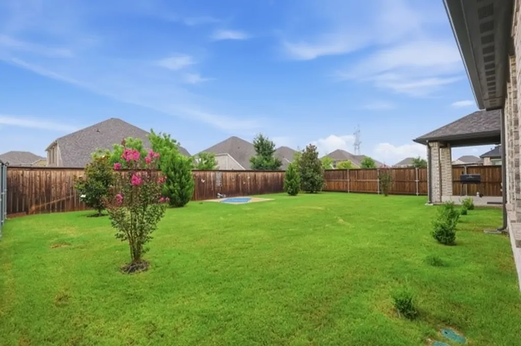 10120 Lakemont Drive Fort Worth TX 76131