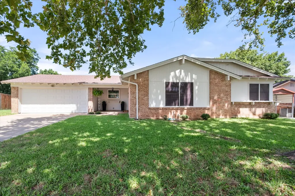 806 Ridgeway Road Joshua TX 76058
