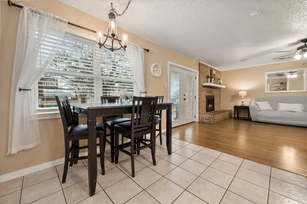 806 Ridgeway Road Joshua TX 76058