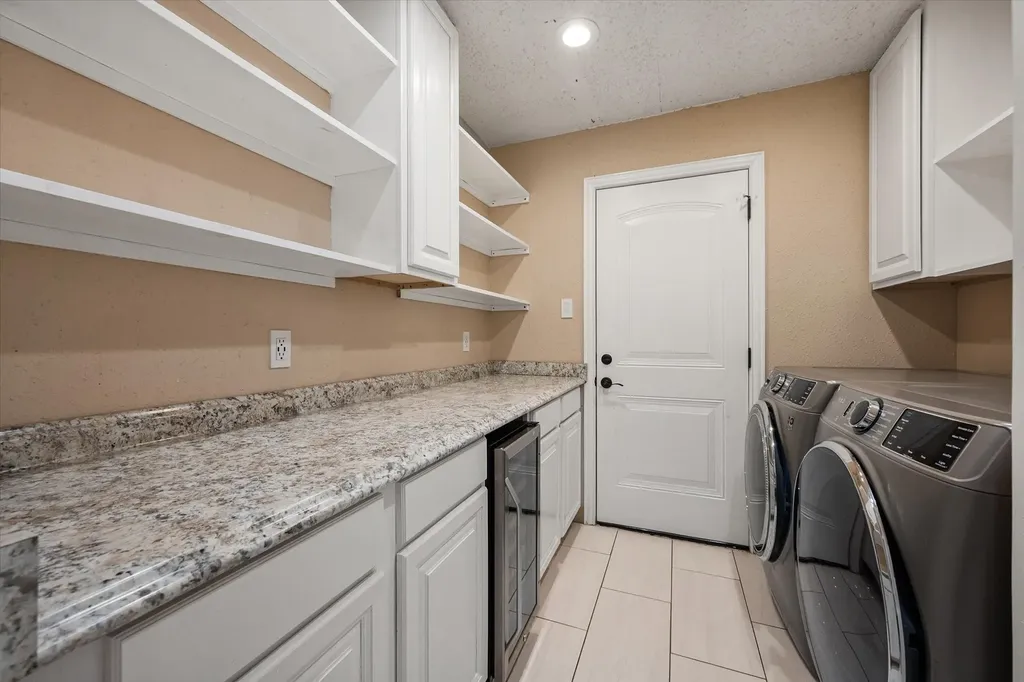 806 Ridgeway Road Joshua TX 76058