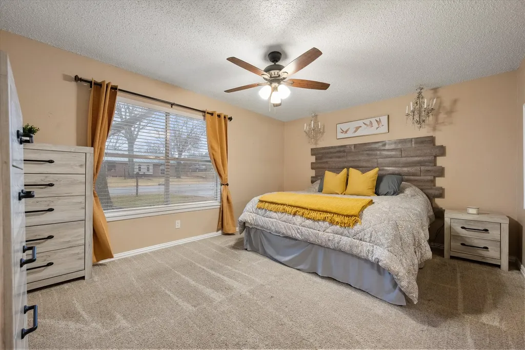 806 Ridgeway Road Joshua TX 76058