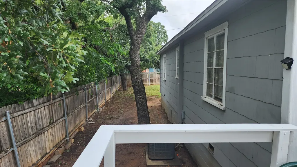 903 W Plummer Street Eastland TX 76448