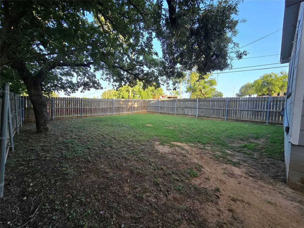 903 W Plummer Street Eastland TX 76448