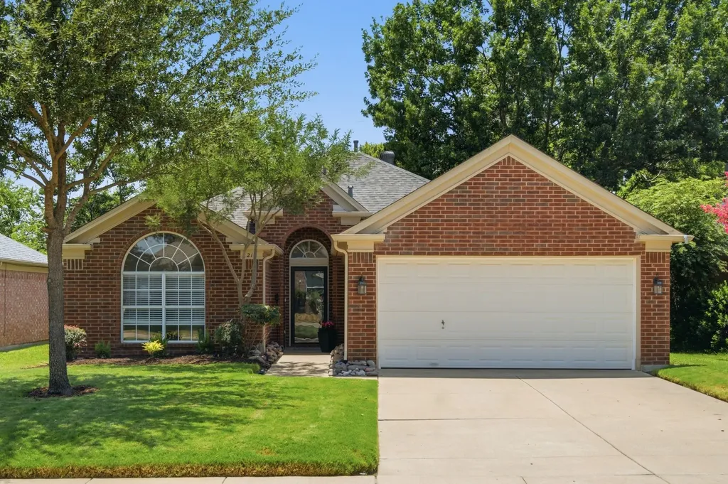 214 Branch Bend Euless TX 76039