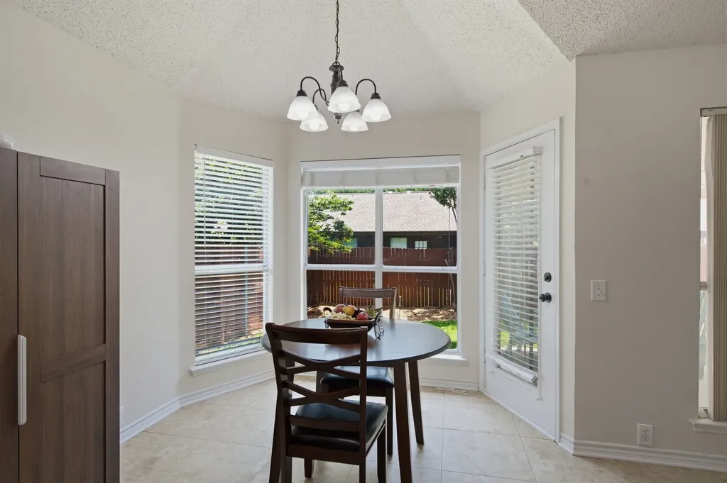 214 Branch Bend Euless TX 76039