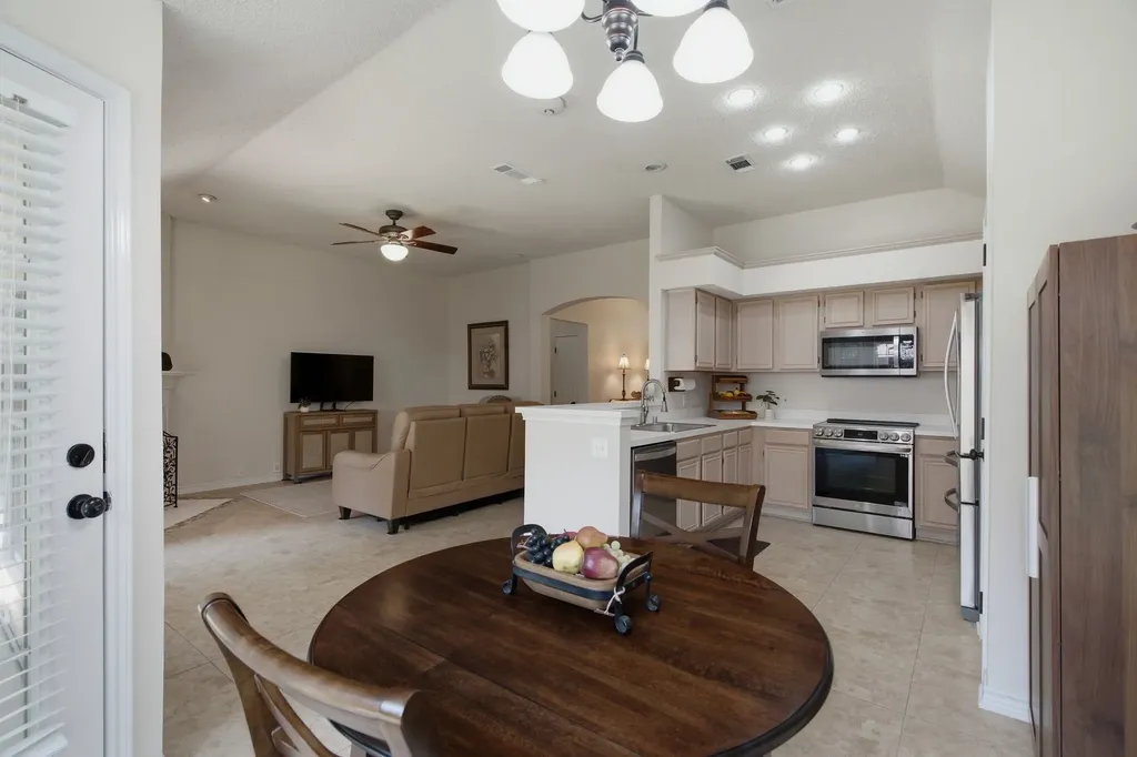 214 Branch Bend Euless TX 76039