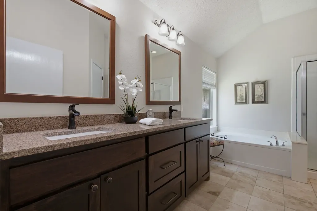 214 Branch Bend Euless TX 76039