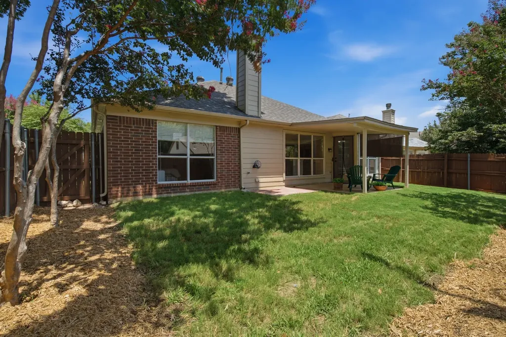 214 Branch Bend Euless TX 76039