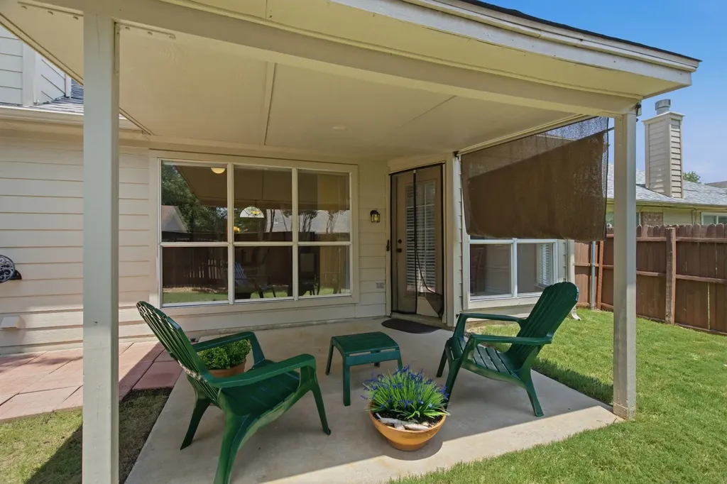 214 Branch Bend Euless TX 76039