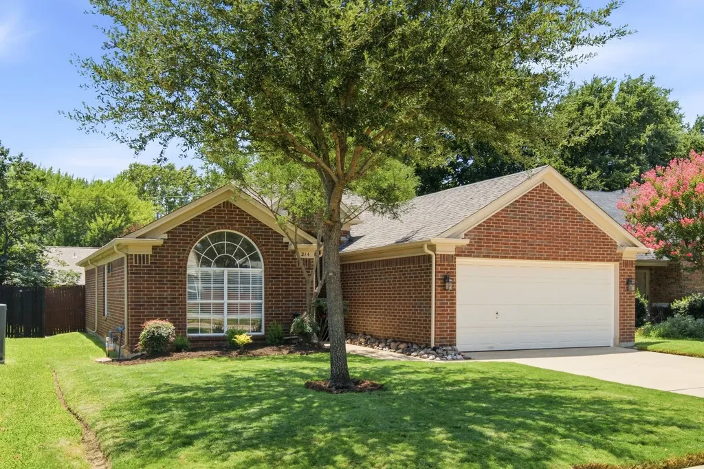 214 Branch Bend Euless TX 76039