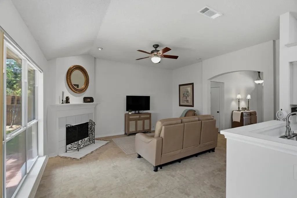 214 Branch Bend Euless TX 76039