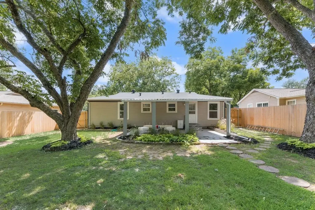 808 W State Street Terrell TX 75160